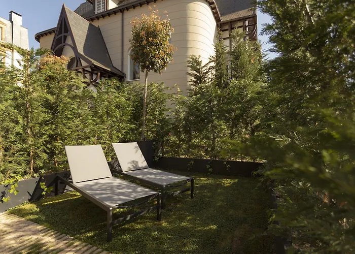 索罗别墅酒店 4*